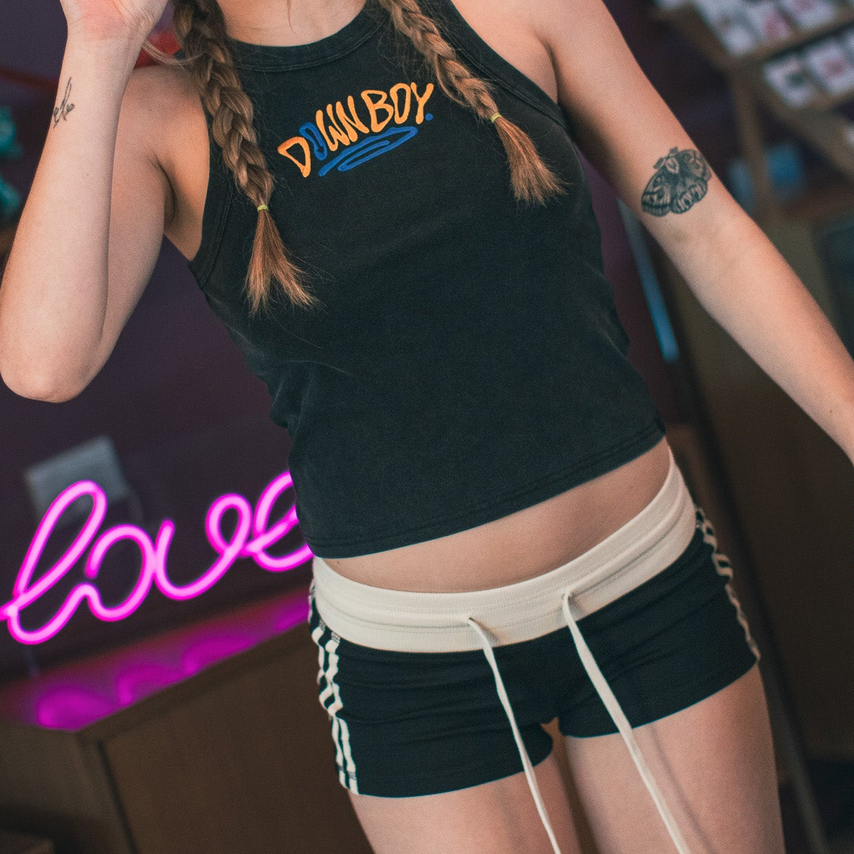 DOWN BOY. Signature Tank
