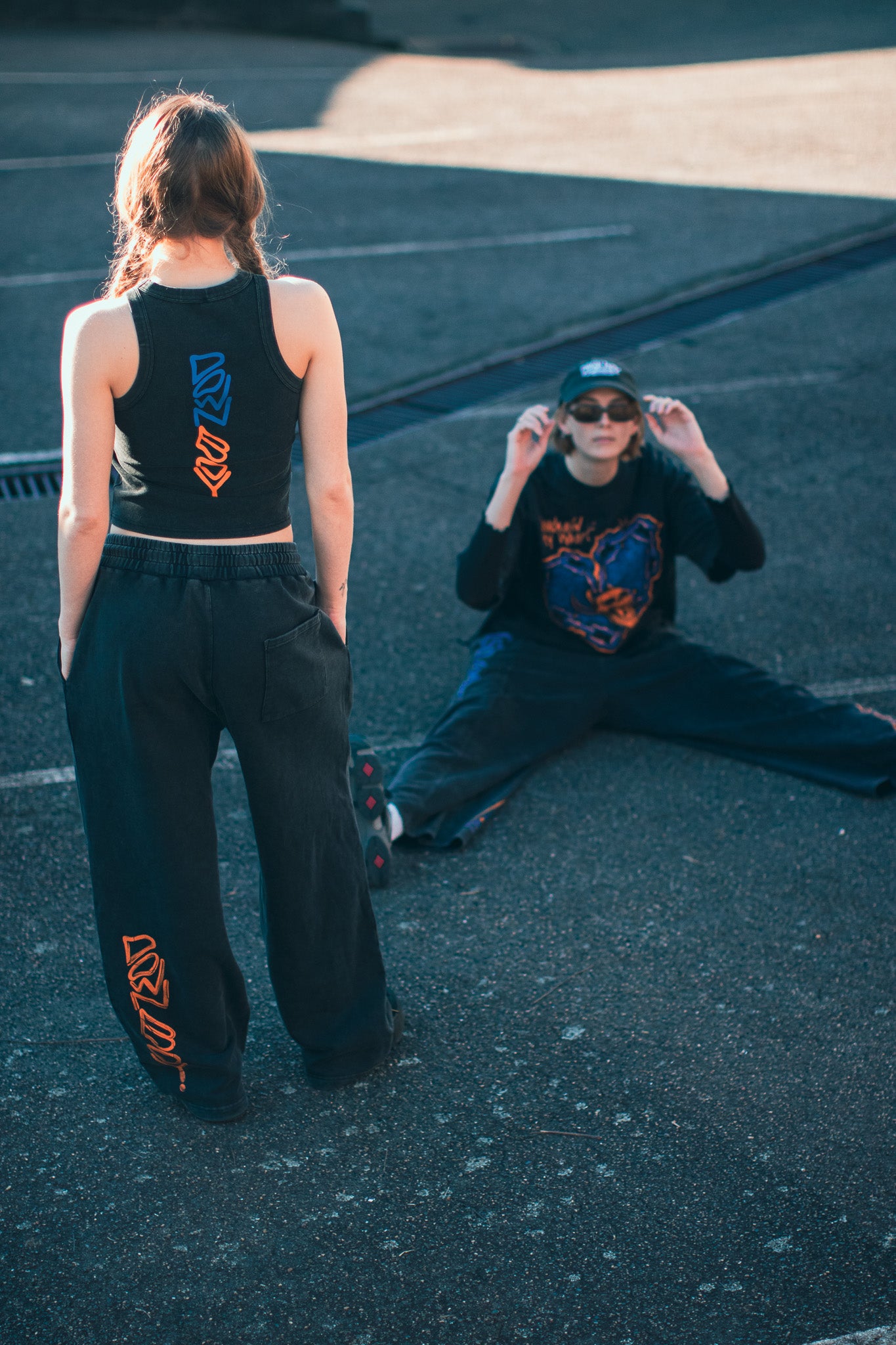 DOWN BOY. Signature Tank
